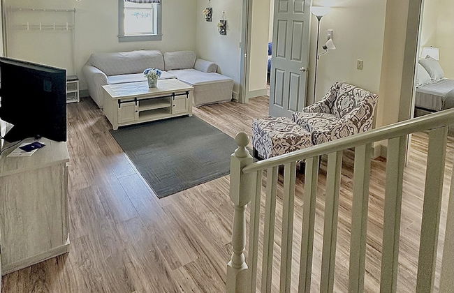 2BR Sunshine Town Condo - Foto 27