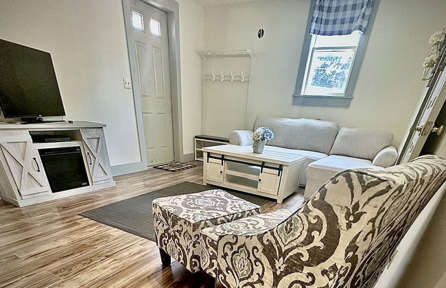 2BR Sunshine Town Condo - Foto 24