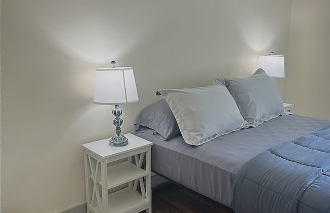 2BR Sunshine Town Condo - Foto 5