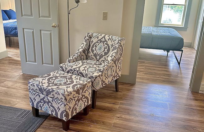 2BR Sunshine Town Condo - Foto 34