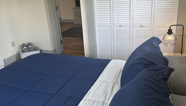 2BR Sunshine Town Condo - Foto 4