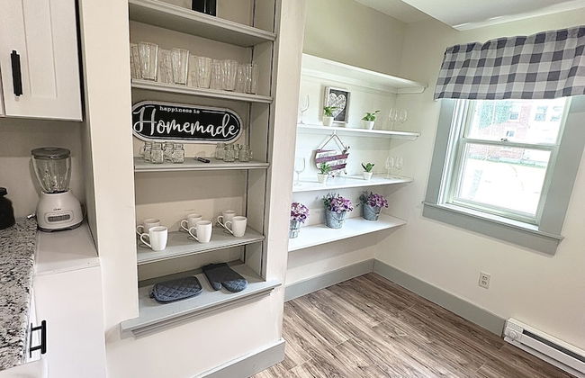 2BR Sunshine Town Condo - Foto 16
