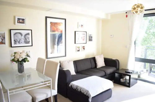 Photo 16 - Lovely 2BD Flat With Balcony - Finsbury Park