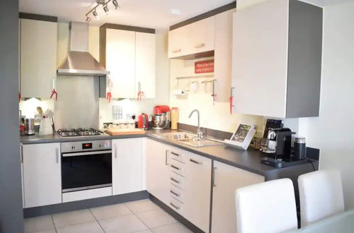 Photo 10 - Lovely 2BD Flat With Balcony - Finsbury Park