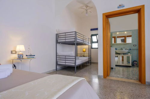 Foto 5 - Emerald Residence Sleeps 12 With Sea View