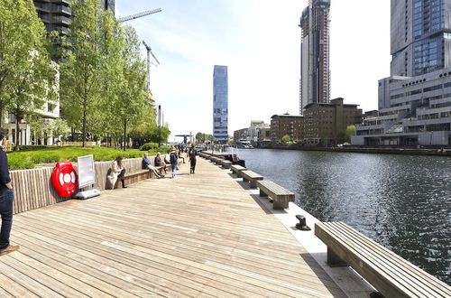 Photo 21 - Luxury Waterfront Studio in Canary Wharf by Underthedoormat