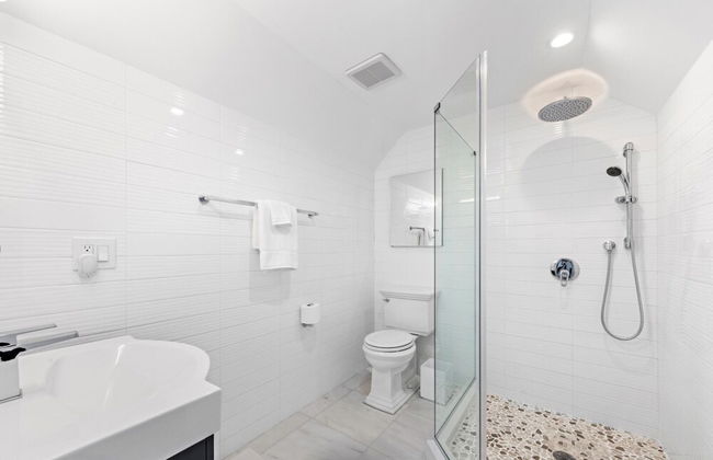 Monmouth Beach 4BR Villa on the Water - Foto 42