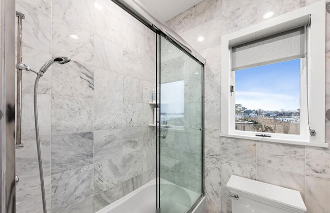 Monmouth Beach 4BR Villa on the Water - Foto 48