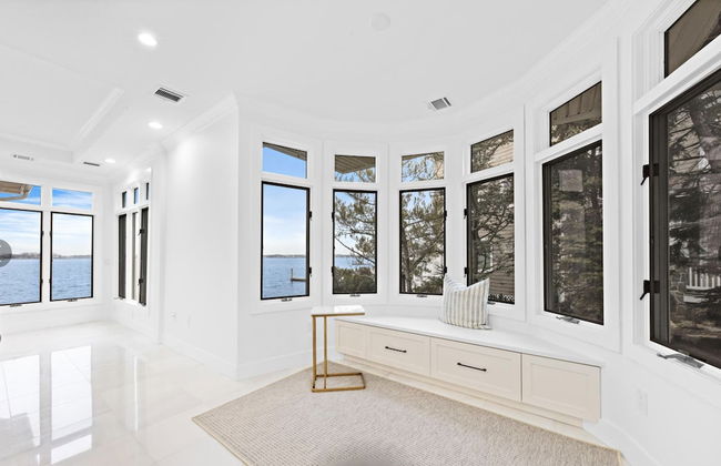 Monmouth Beach 4BR Villa on the Water - Foto 59