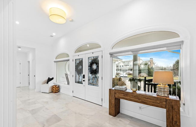 Monmouth Beach 4BR Villa on the Water - Foto 25