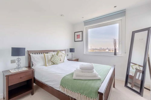 Photo 4 - 2BD Flat Overlooking the River Thames! - Greenwich