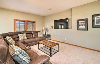 Foto 2 - Apple Valley Home, Shared Golf Course On-site