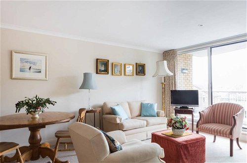 Photo 2 - Bright Traditional 1bed Battersea Riverside Apt