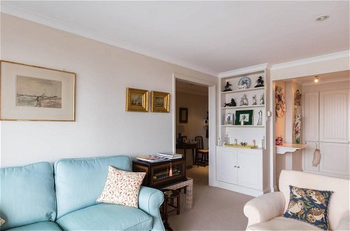 Photo 5 - Bright Traditional 1bed Battersea Riverside Apt