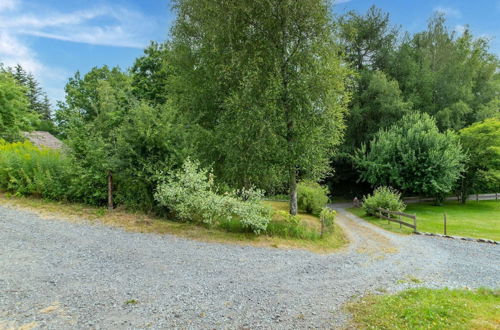 Photo 35 - Spacious Holiday Home in Bievre With Garden