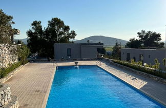 Photo 2 - Magnificent Flat With Pool and Balcony