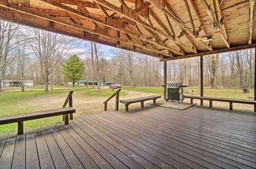 Photo 20 - Rustic & Modern Russell Cabin w/ Grill + Deck