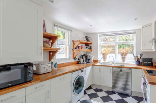 Photo 21 - Lovely 3BD Family-friendly House - Fulham