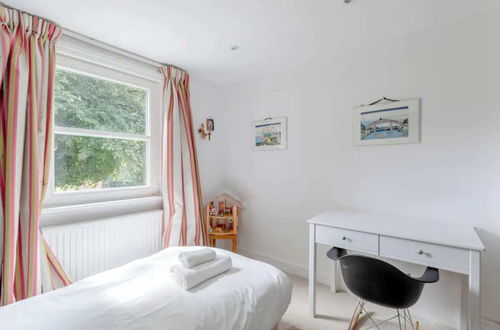 Photo 5 - Lovely 3BD Family-friendly House - Fulham