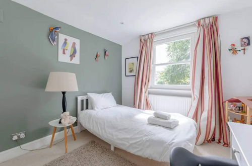 Photo 14 - Lovely 3BD Family-friendly House - Fulham