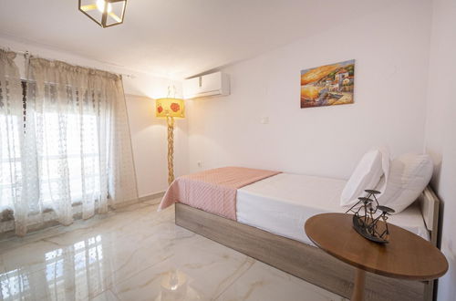 Photo 19 - Bonas Maisonette No1 By Travel Pro Services