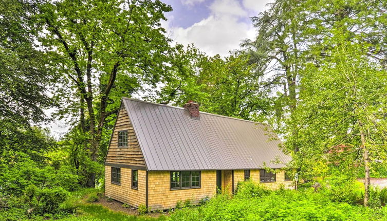 Photo 1 - Peaceful + Elegant Cottage w/ Riverside View