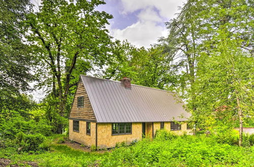 Photo 1 - Peaceful + Elegant Cottage w/ Riverside View