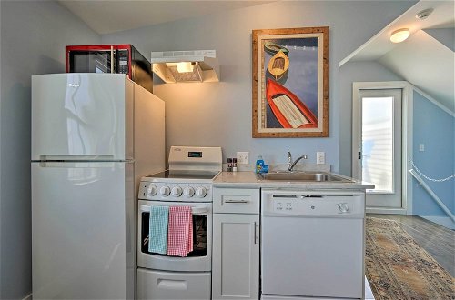 Photo 9 - Splendid Provincetown Penthouse Apartment w/ Deck