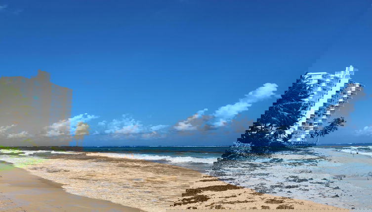 Photo 1 - Luxurious Beachside 3-Br Apt