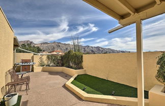 Foto 1 - Tucson Townhome w/ Private Patio & Mtn Views