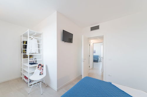 Photo 10 - Stylish Residenza Torre Bianca 2 Bedroom Apartment Sleeps 5