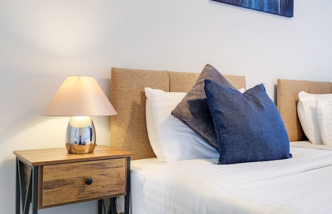 2 Bdrm Penthouse with parking Wycombe - Foto 41