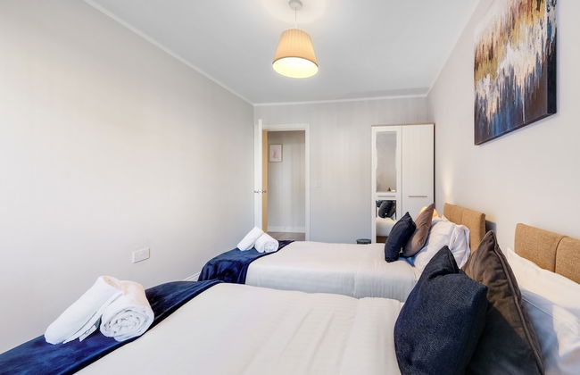 2 Bdrm Penthouse with parking Wycombe - Foto 47