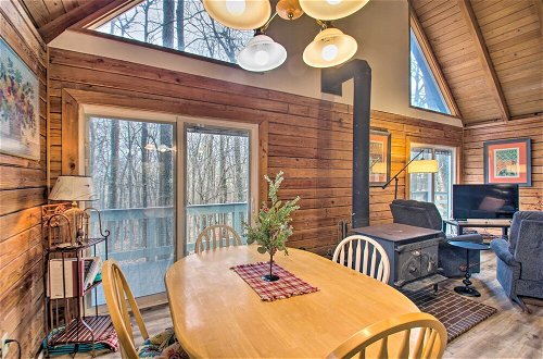 Photo 4 - Wintergreen Home w/ Deck - Near Skiing & Hiking