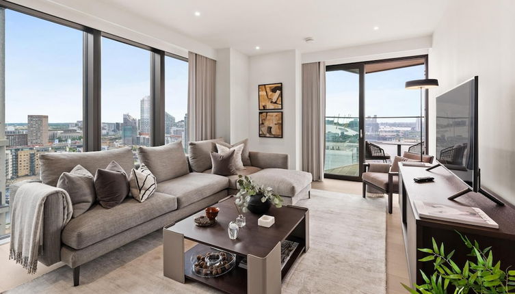 Photo 1 - Stunning two Bedroom Docklands Apartment With Balcony