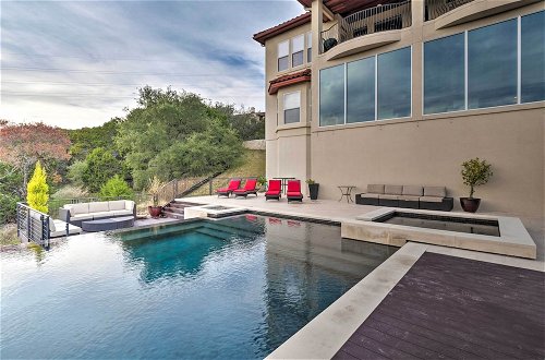 Photo 26 - Chic Villa w/ Infinity Pool, 10 Miles to Downtown