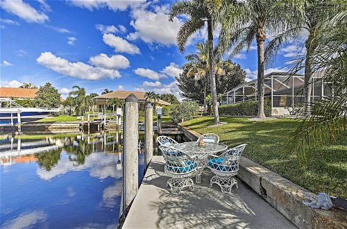 Photo 2 - Canal Waterfront Home With Private Pool & Dock
