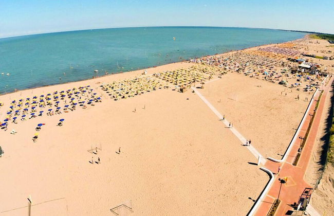 Charming Flat for up to 6 Guests Near the Beach - Foto 18