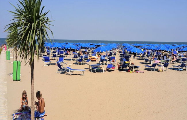 Charming Flat for up to 6 Guests Near the Beach - Foto 15