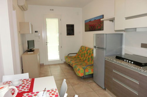 Foto 4 - Homely Flat With Private Garden and Common Pool