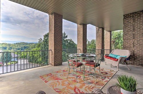 Photo 2 - Mountain-view Apartment Near Pigeon Forge Parkway