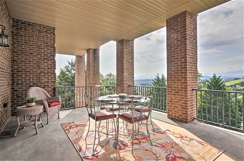 Photo 1 - Mountain-view Apartment Near Pigeon Forge Parkway