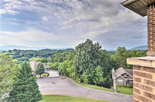 Photo 14 - Mountain-view Apartment Near Pigeon Forge Parkway