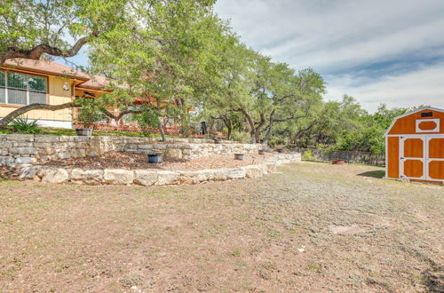 Foto 11 - 'lodge at Rocky Creek' w/ Private Hot Tub & Yard