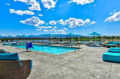 Photo 38 - Chic Apt With Jacuzzi Pool Mountain Views