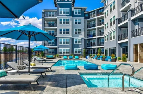 Photo 5 - Designer Apt With Jacuzzi Pool Mountain Views