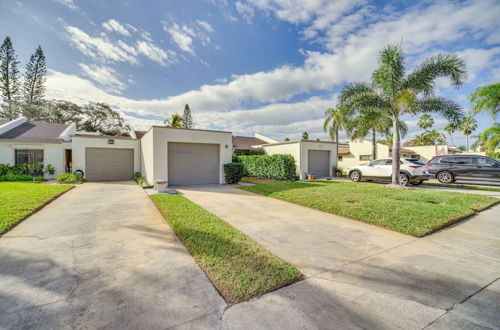 Foto 4 - Satellite Beach Townhome w/ Patios, & Beach Gear