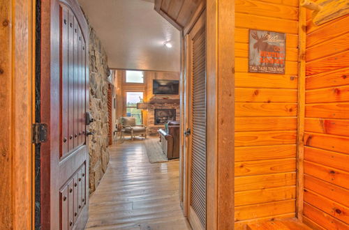 Photo 14 - 'blue Spruce Cabin' w / Hot Tub & Resort Amenities