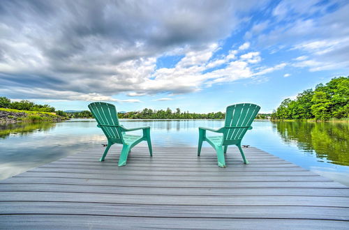 Foto 4 - Cozy Retreat w/ Hot Tub, on Sleepy Hollow Lake