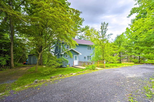 Photo 12 - Cozy Retreat w/ Hot Tub, on Sleepy Hollow Lake